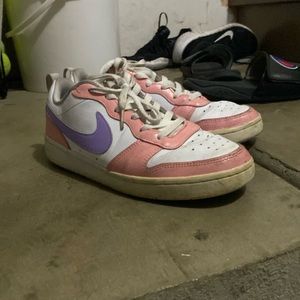 Nike white court vision size 7 men shoes size 8.5 women .